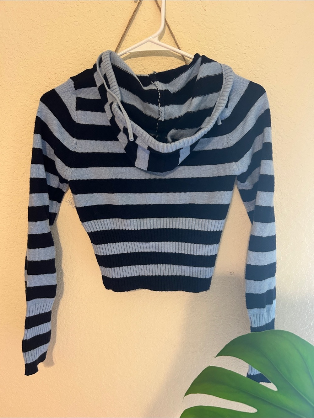 Cropped zip up - Picture 3 of 3